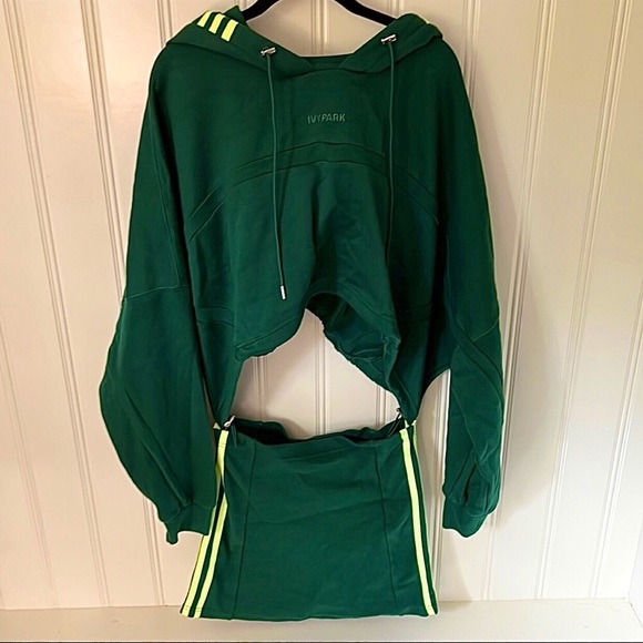 🐝 IVY PARK ADIDAS GREEN HOODED CUT OUT DRESS 🐝 - Picture 2 of 6